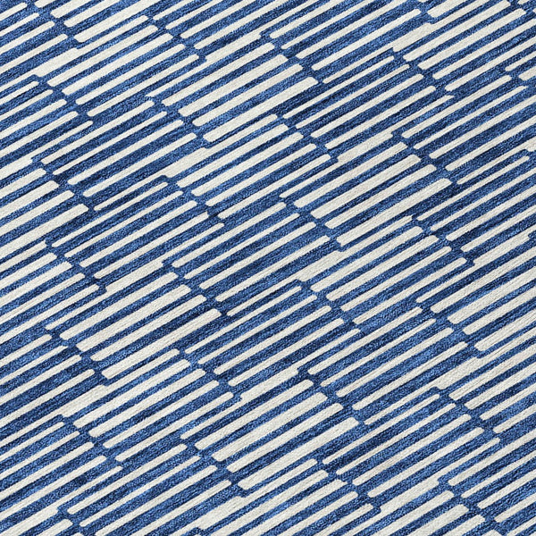 Homeroots 3' Stylish Beige And Ivory Geometric Washable Area Rug For Indoor And Outdoor Spaces, Durable Design 8' Round Polyester 595021