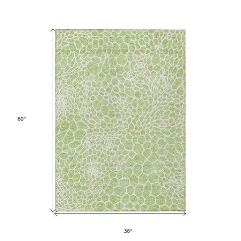 Homeroots 3' Artichoke Green Geometric Indoor Outdoor Area Rug - Stylish, Washable, Durable, And Versatile 3' X 5' Polyester 595043