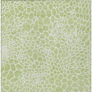 Homeroots 3' Artichoke Green Geometric Indoor Outdoor Area Rug - Stylish, Washable, Durable, And Versatile 3' X 5' Polyester 595043