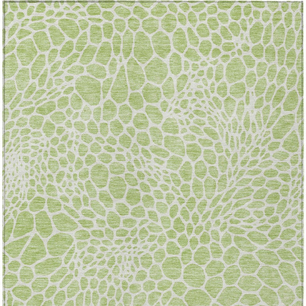 Homeroots 3' Artichoke Green Geometric Indoor Outdoor Area Rug - Stylish, Washable, Durable, And Versatile 5' X 8' Polyester 595044