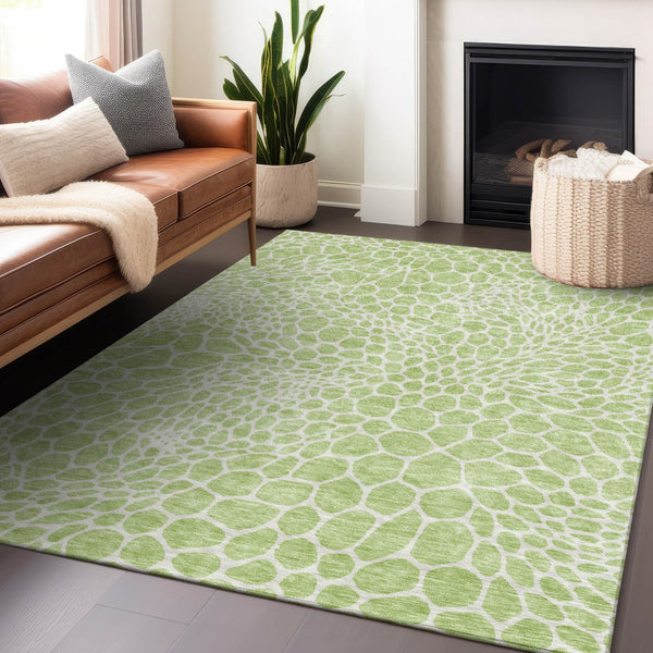 Homeroots 3' Artichoke Green Geometric Indoor Outdoor Area Rug - Stylish, Washable, Durable, And Versatile 8' X 10' Polyester 595046