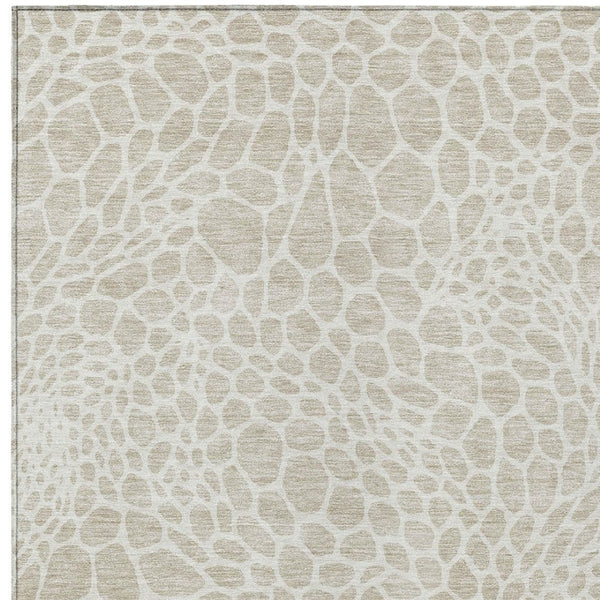 Homeroots 3' Artichoke Green Geometric Indoor Outdoor Area Rug - Stylish, Washable, Durable, And Versatile 8' X 10' Polyester 595052