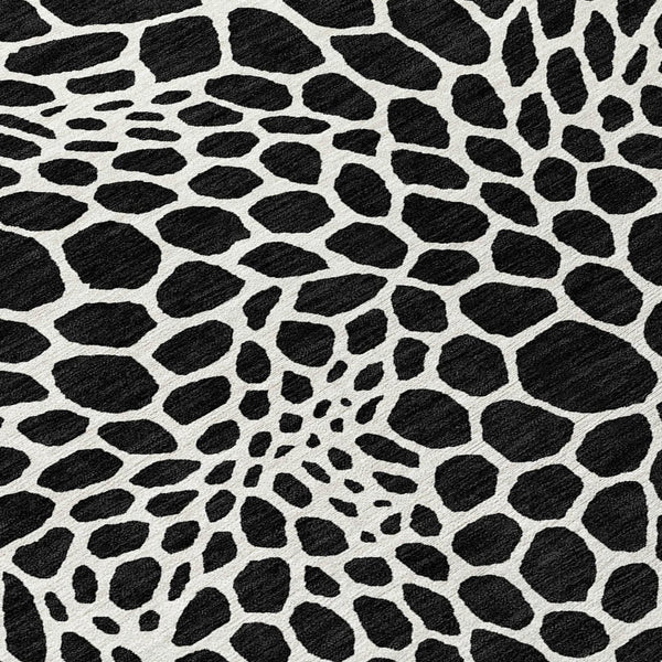 Homeroots 3' Artichoke Green Geometric Indoor Outdoor Area Rug - Stylish, Washable, Durable, And Versatile 8' Round Polyester 595057