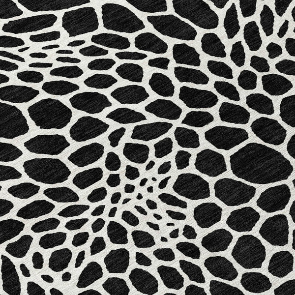 Homeroots 3' Artichoke Green Geometric Indoor Outdoor Area Rug - Stylish, Washable, Durable, And Versatile 8' X 10' Polyester 595058