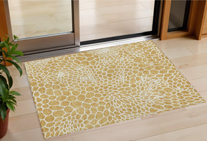 Homeroots 3' Artichoke Green Geometric Indoor Outdoor Area Rug - Stylish, Washable, Durable, And Versatile 3' X 5' Polyester 595067