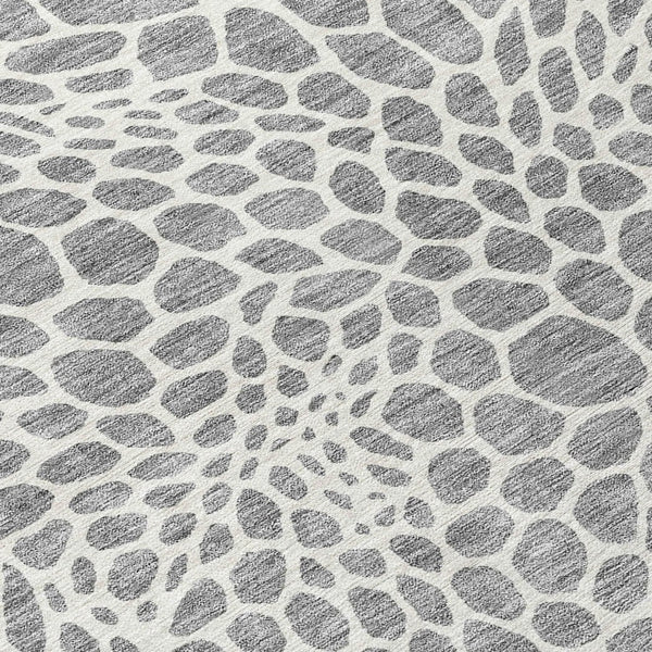 Homeroots 3' Artichoke Green Geometric Indoor Outdoor Area Rug - Stylish, Washable, Durable, And Versatile 3' X 5' Polyester 595073