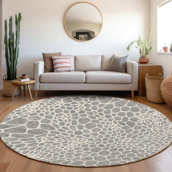 Homeroots 3' Artichoke Green Geometric Indoor Outdoor Area Rug - Stylish, Washable, Durable, And Versatile 8' Round Polyester 595075