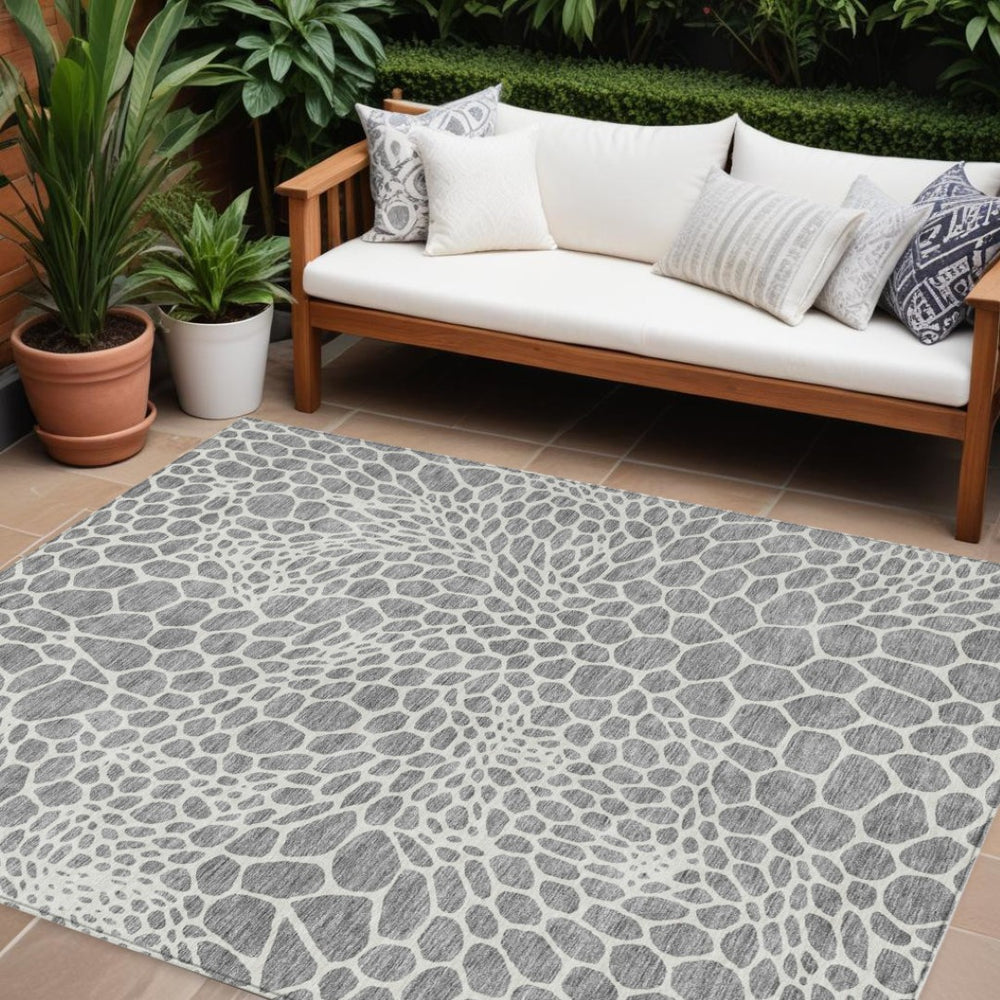 HomeRoots 9' X 12' Gray and Ivory Geometric Area Rug – Stylish, Washable, Durable for Indoor & Outdoor Spaces 595077