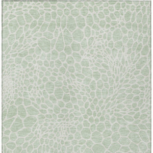 Homeroots 3' Artichoke Green Geometric Indoor Outdoor Area Rug - Stylish, Washable, Durable, And Versatile 3' X 5' Polyester 595091