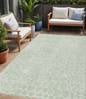 Homeroots 3' Artichoke Green Geometric Indoor Outdoor Area Rug - Stylish, Washable, Durable, And Versatile 5' X 8' Polyester 595092