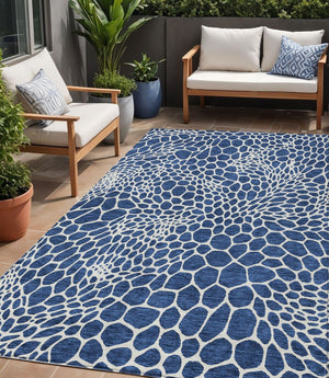Homeroots 3' Artichoke Green Geometric Indoor Outdoor Area Rug - Stylish, Washable, Durable, And Versatile 5' X 8' Polyester 595098