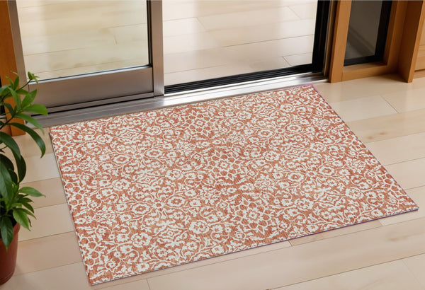 Homeroots 3' Beige And Ivory Damask Washable Indoor Outdoor Area Rug - Stylish, Durable, And Easy To Clean 3' X 5' Polyester 595127