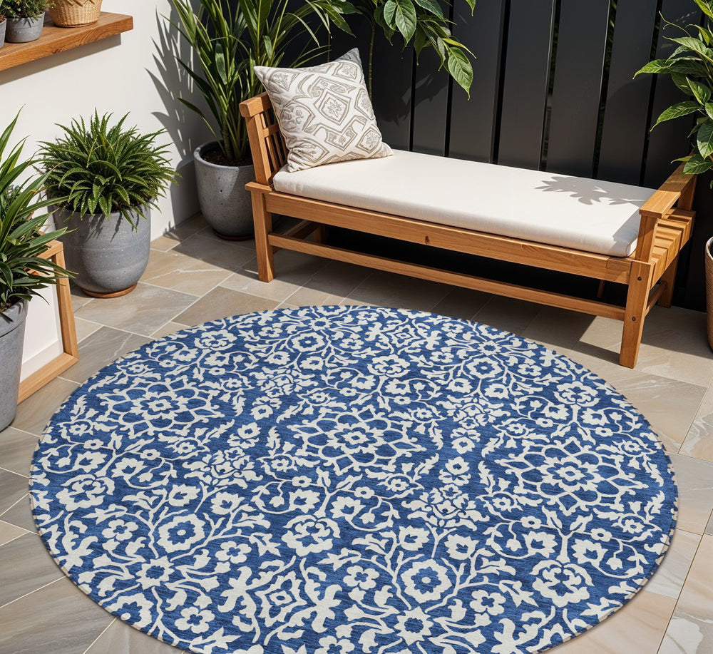 Homeroots 3' Beige And Ivory Damask Washable Indoor Outdoor Area Rug - Stylish, Durable, And Easy To Clean 8' Round Polyester 595171