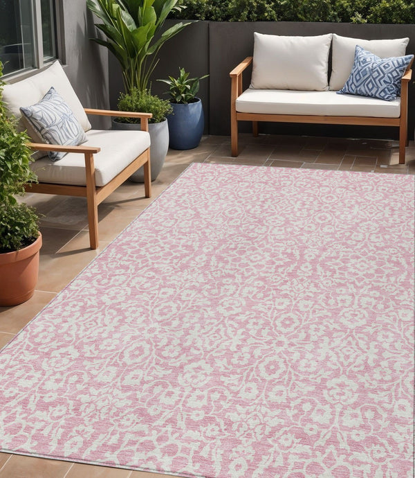 Homeroots 3' Beige And Ivory Damask Washable Indoor Outdoor Area Rug - Stylish, Durable, And Easy To Clean 5' X 8' Polyester 595182