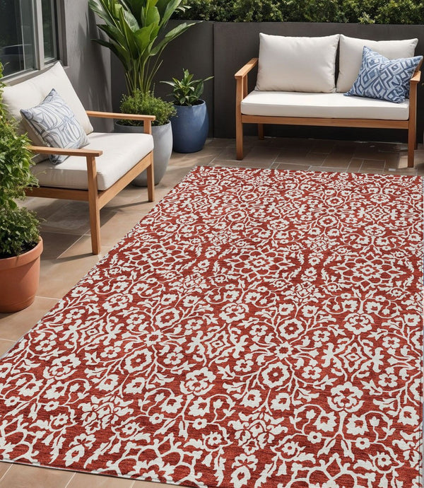 Homeroots 3' Beige And Ivory Damask Washable Indoor Outdoor Area Rug - Stylish, Durable, And Easy To Clean 5' X 8' Polyester 595188