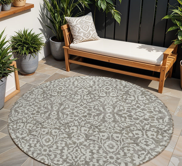 Homeroots 3' Beige And Ivory Damask Washable Indoor Outdoor Area Rug - Stylish, Durable, And Easy To Clean 8' Round Polyester 595201