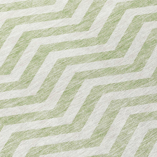 Homeroots 3' Artichoke Green And Ivory Chevron Washable Indoor Outdoor Area Rug For Stylish Spaces 8' Round Polyester 595291
