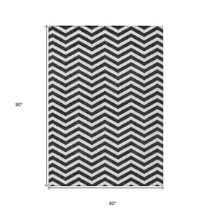 Homeroots 3' Artichoke Green And Ivory Chevron Washable Indoor Outdoor Area Rug For Stylish Spaces 5' X 8' Polyester 595296