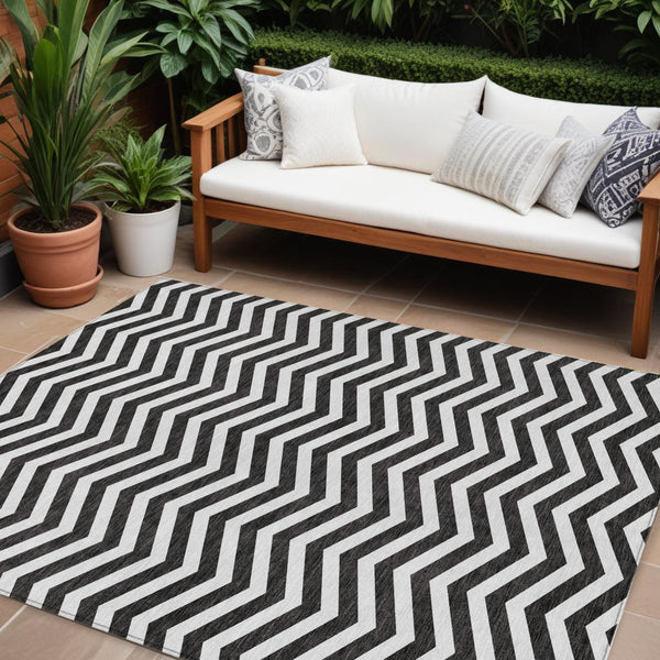 Homeroots 3' Artichoke Green And Ivory Chevron Washable Indoor Outdoor Area Rug For Stylish Spaces 10' X 14' Polyester 595300