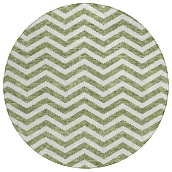 HomeRoots 5' Green and Ivory Chevron Indoor Outdoor Area Rug - Stylish, Durable, and Machine Washable for All Spaces 8' Round 595309