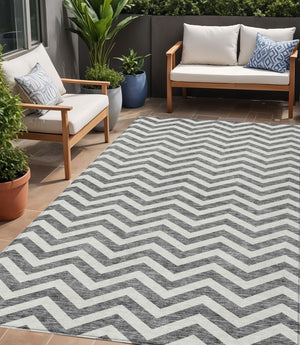 Homeroots 3' Artichoke Green And Ivory Chevron Washable Indoor Outdoor Area Rug For Stylish Spaces 5' X 8' Polyester 595314