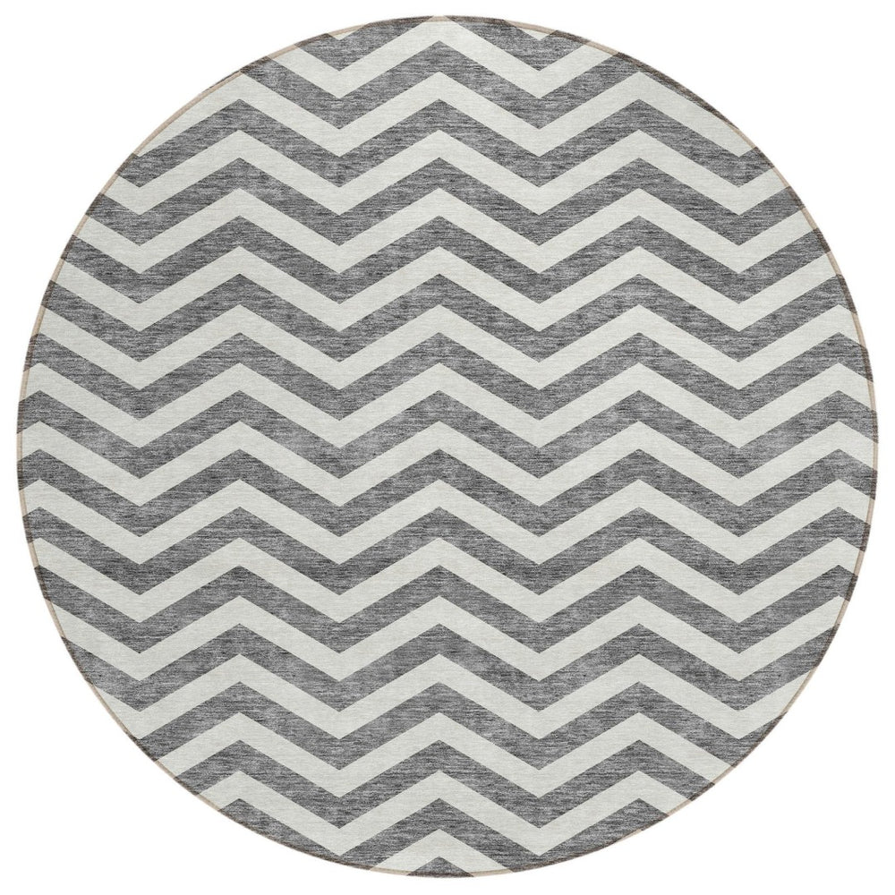 HomeRoots 5' Modern Gray and Ivory Chevron Washable Area Rug for Indoor and Outdoor High-Traffic Spaces 8' Round 595315