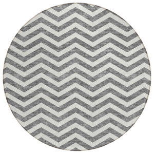 HomeRoots 5' Modern Gray and Ivory Chevron Washable Area Rug for Indoor and Outdoor High-Traffic Spaces 8' Round 595315