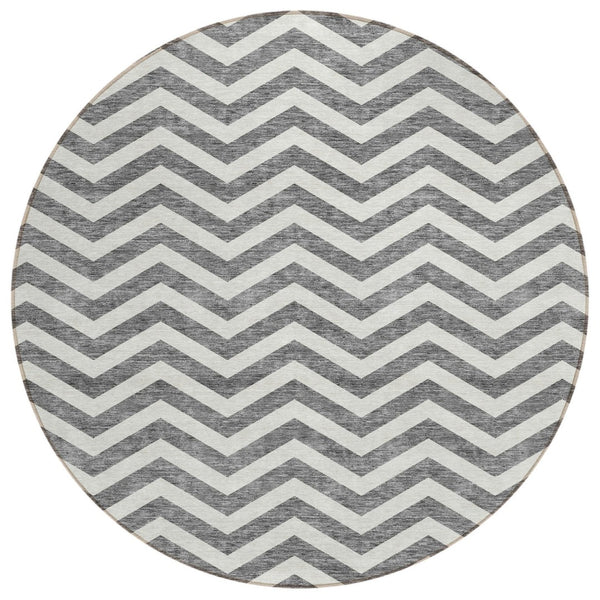 HomeRoots 5' Modern Gray and Ivory Chevron Washable Area Rug for Indoor and Outdoor High-Traffic Spaces 8' Round 595315