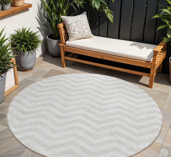 Homeroots 3' Artichoke Green And Ivory Chevron Washable Indoor Outdoor Area Rug For Stylish Spaces 8' Round Polyester 595321