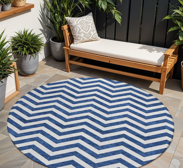 Homeroots 3' Artichoke Green And Ivory Chevron Washable Indoor Outdoor Area Rug For Stylish Spaces 8' Round Polyester 595327