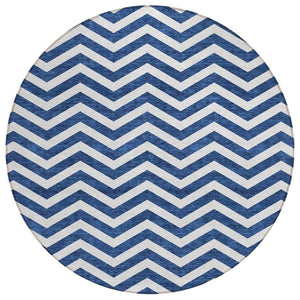 HomeRoots 5' Navy Blue and Ivory Chevron Washable Area Rug - Stylish, Durable, and Perfect for Indoor & Outdoor Spaces 8' Round 595327