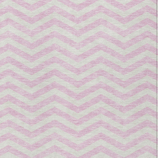 Homeroots 3' Artichoke Green And Ivory Chevron Washable Indoor Outdoor Area Rug For Stylish Spaces 5' X 8' Polyester 595338