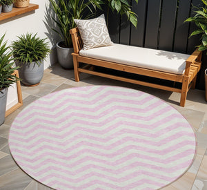 Homeroots 3' Artichoke Green And Ivory Chevron Washable Indoor Outdoor Area Rug For Stylish Spaces 8' Round Polyester 595339
