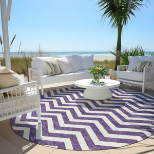 Homeroots 3' Artichoke Green And Ivory Chevron Washable Indoor Outdoor Area Rug For Stylish Spaces 8' Round Polyester 595345