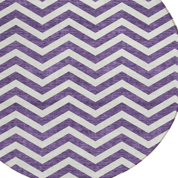 Homeroots 3' Artichoke Green And Ivory Chevron Washable Indoor Outdoor Area Rug For Stylish Spaces 8' Round Polyester 595345