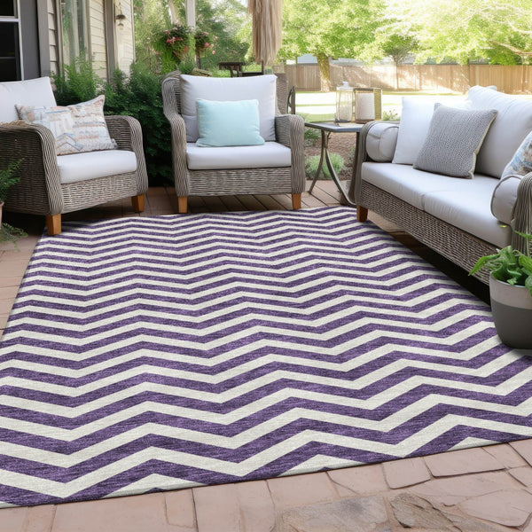 Homeroots 3' Artichoke Green And Ivory Chevron Washable Indoor Outdoor Area Rug For Stylish Spaces 10' X 14' Polyester 595348