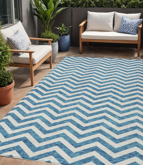 Homeroots 3' Artichoke Green And Ivory Chevron Washable Indoor Outdoor Area Rug For Stylish Spaces 5' X 8' Polyester 595356