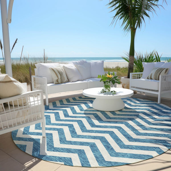 Homeroots 3' Artichoke Green And Ivory Chevron Washable Indoor Outdoor Area Rug For Stylish Spaces 8' Round Polyester 595357