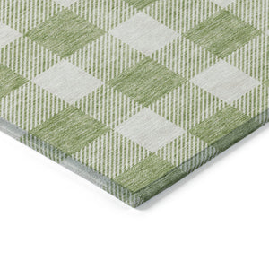 Homeroots 3' Artichoke Green And Gray Plaid Washable Rug – Perfect For Indoor And Outdoor Spaces, Durable Design 5' X 8' Polyester 595362