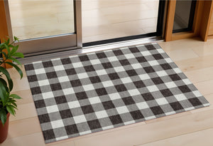 Homeroots 3' Artichoke Green And Gray Plaid Washable Rug – Perfect For Indoor And Outdoor Spaces, Durable Design 3' X 5' Polyester 595373
