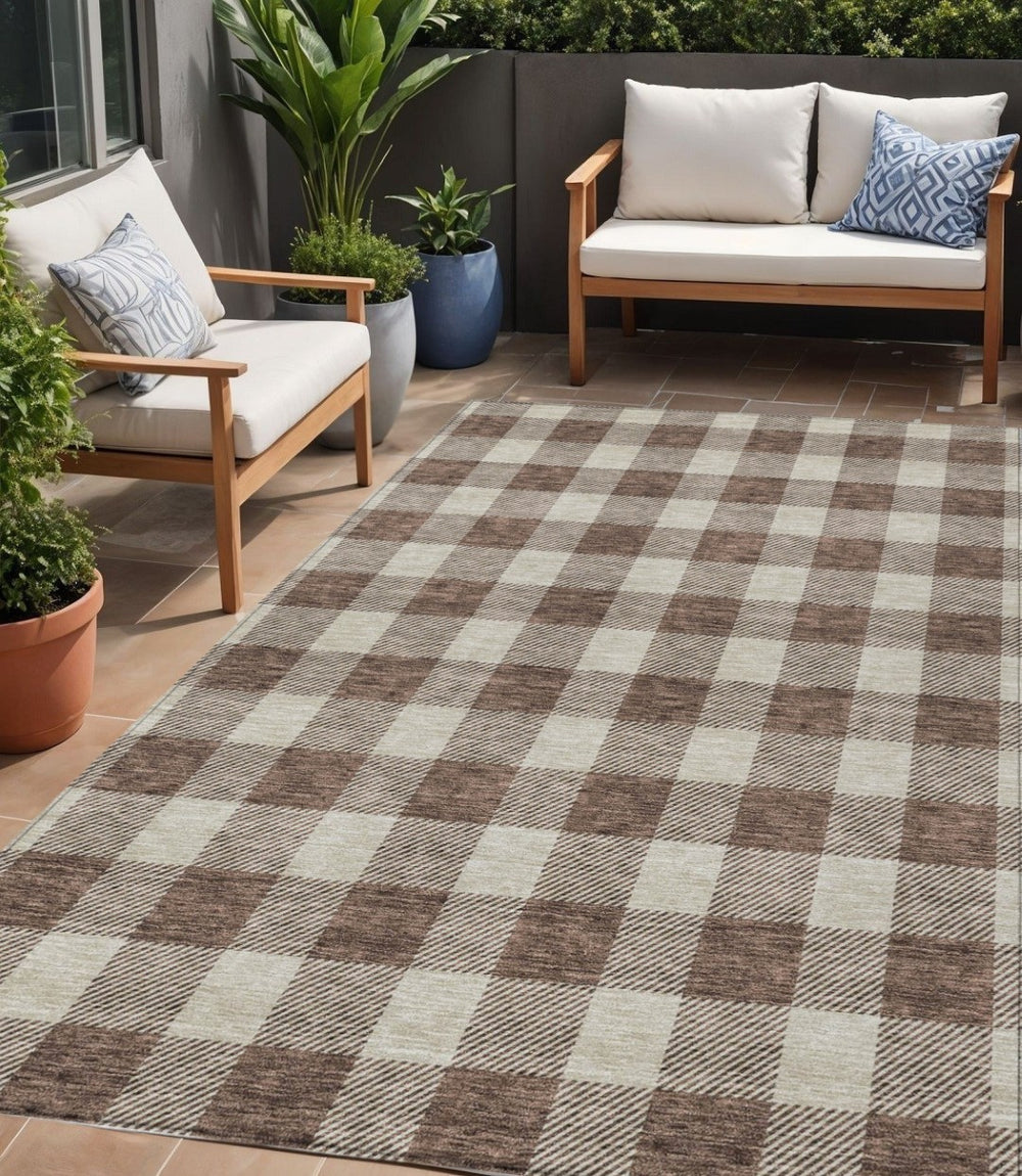 HomeRoots 5' Brown and Beige Plaid Washable Area Rug – Durable, Stylish for Indoor and Outdoor Living Spaces 5' X 8' 595380