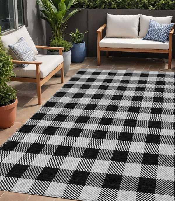 HomeRoots 5' Washable Black Gray and Ivory Plaid Area Rug - Durable, Stylish, Perfect for Indoor and Outdoor Use 5' X 8' 595464
