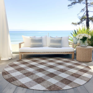 HomeRoots 5' Timeless Brown and Beige Plaid Area Rug – Durable, Washable Indoor/Outdoor Design for Every Space 8' Round 595471