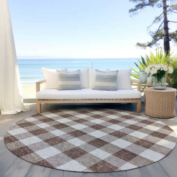 HomeRoots 5' Timeless Brown and Beige Plaid Area Rug – Durable, Washable Indoor/Outdoor Design for Every Space 8' Round 595471