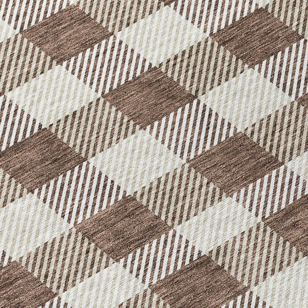 HomeRoots 5' Timeless Brown and Beige Plaid Area Rug – Durable, Washable Indoor/Outdoor Design for Every Space 8' Round 595471