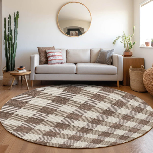 HomeRoots 5' Timeless Brown and Beige Plaid Area Rug – Durable, Washable Indoor/Outdoor Design for Every Space 8' Round 595471