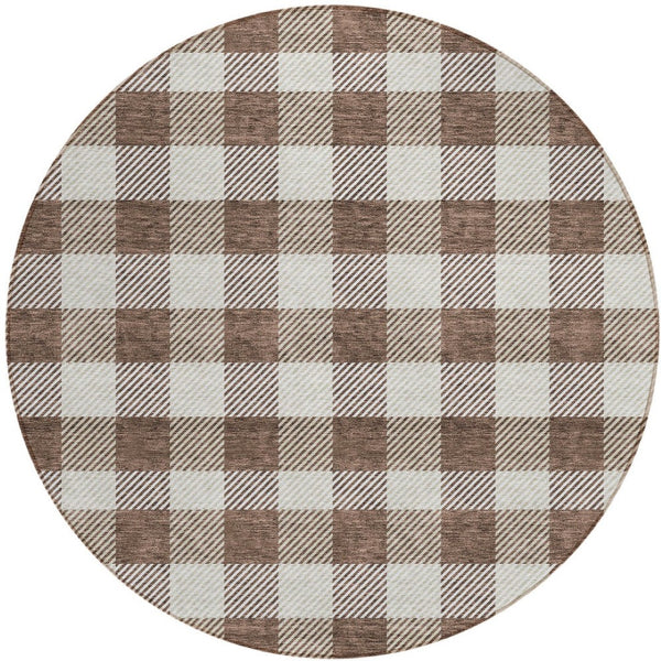 HomeRoots 5' Timeless Brown and Beige Plaid Area Rug – Durable, Washable Indoor/Outdoor Design for Every Space 8' Round 595471