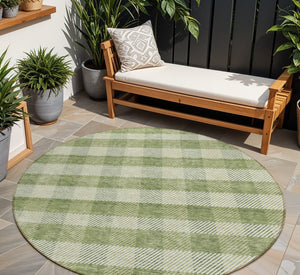 HomeRoots 5' Indoor Outdoor Area Rug - Stylish Green Plaid Design, Machine Washable, Durable for High-Traffic Areas 8' Round 595477