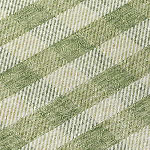 HomeRoots 5' Indoor Outdoor Area Rug - Stylish Green Plaid Design, Machine Washable, Durable for High-Traffic Areas 8' Round 595477