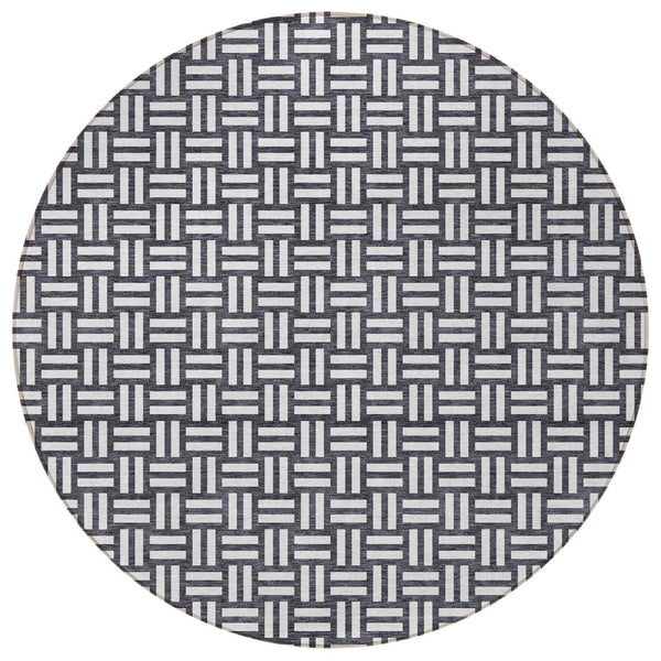 Homeroots 3' Black And Ivory Geometric Indoor Outdoor Area Rug - Stylish, Washable, Durable For Any Space 8' Round Polyester 595525